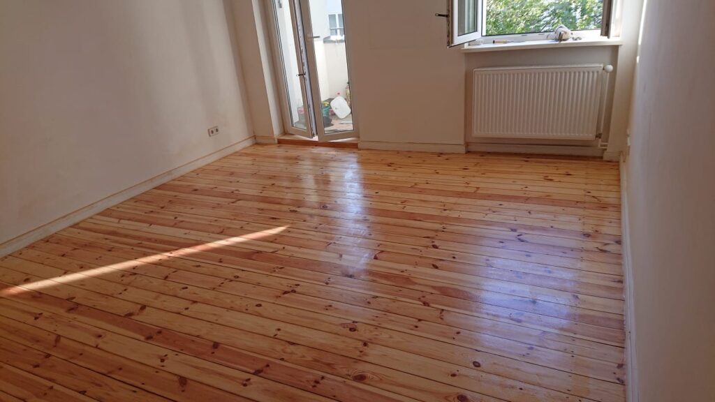 Dielenboden lackieren Berlin